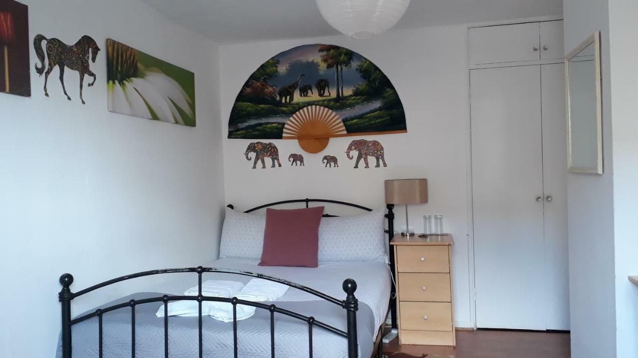 Green House Homestay *